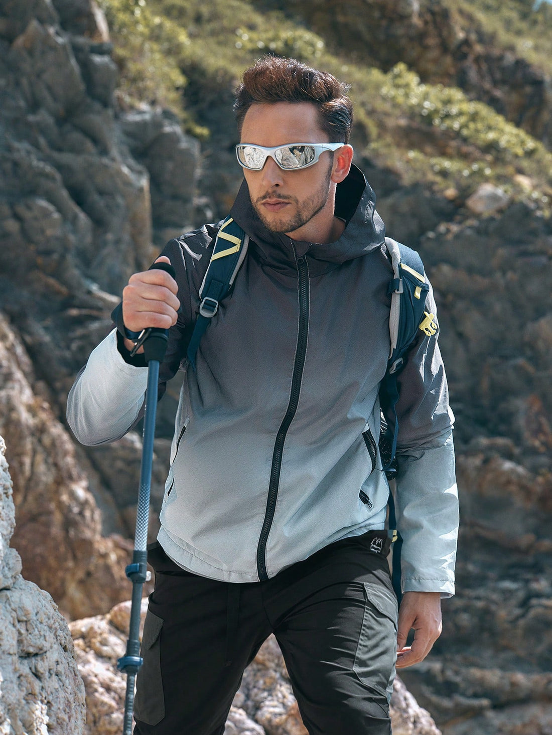 Men's Hooded Raincoat Men's Outdoor Mountaineering Shell Jacket Windproof Waterproof Men's Jacket Tide