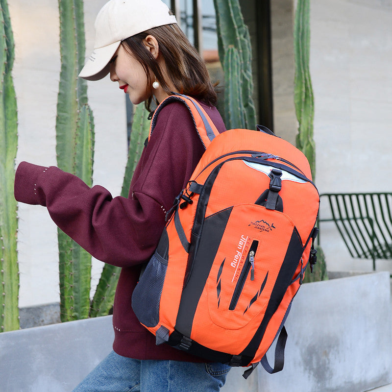 New Outdoor Mountaineering Large Capacity Backpack